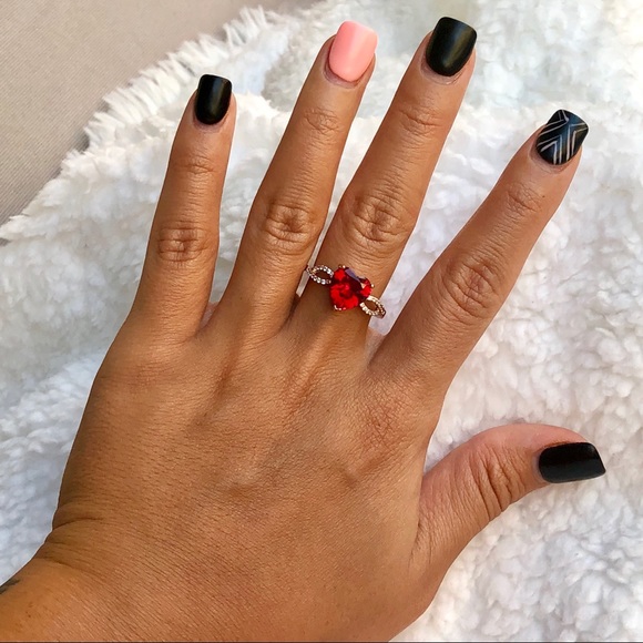 Red Garnet stone heart cut rose gold ring - Picture 3 of 7